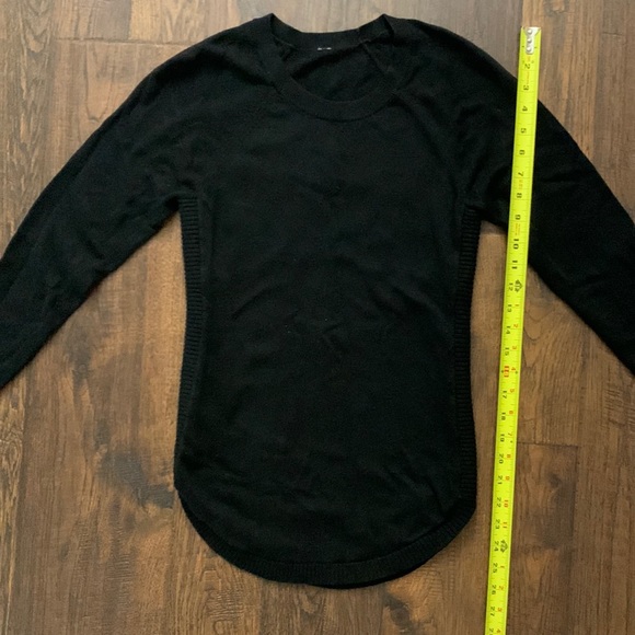 Lululemon sweather - Picture 1 of 5